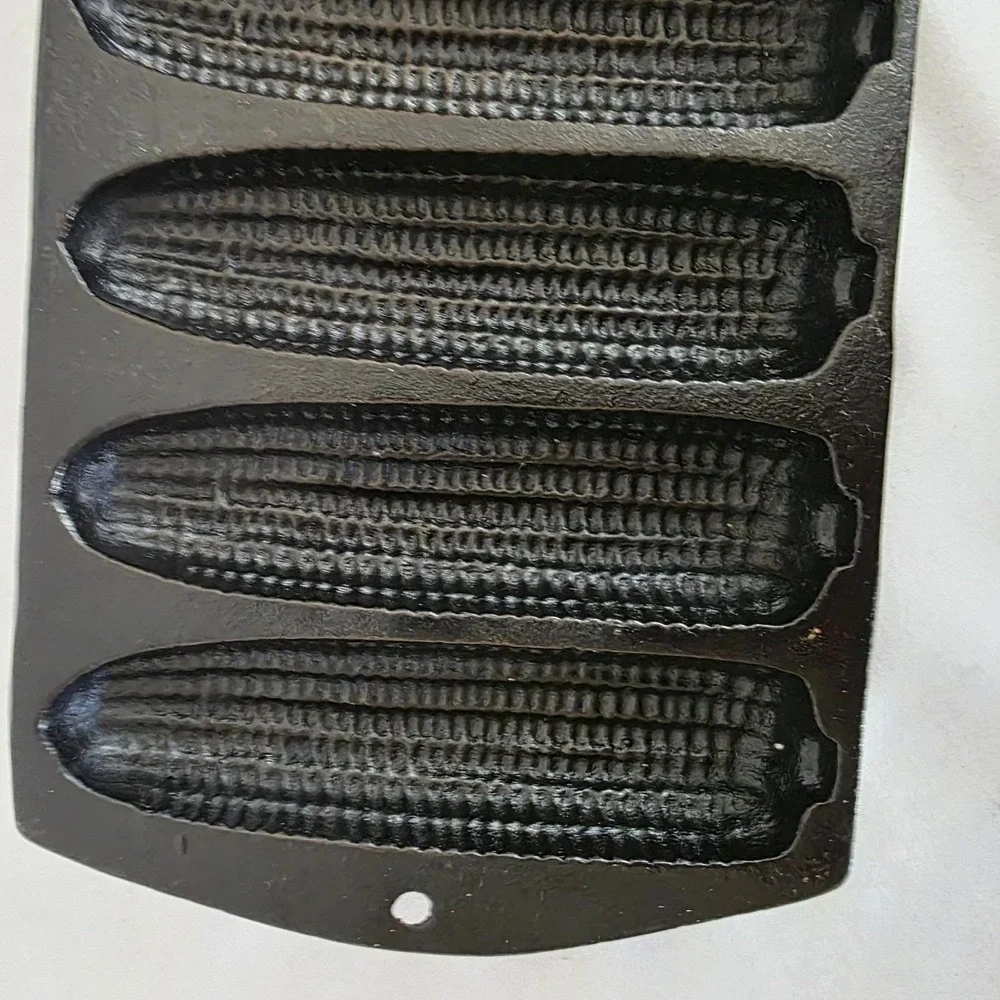 Vintage Cast‎ Iron Cornbread Stick Pan 7 Slot 12